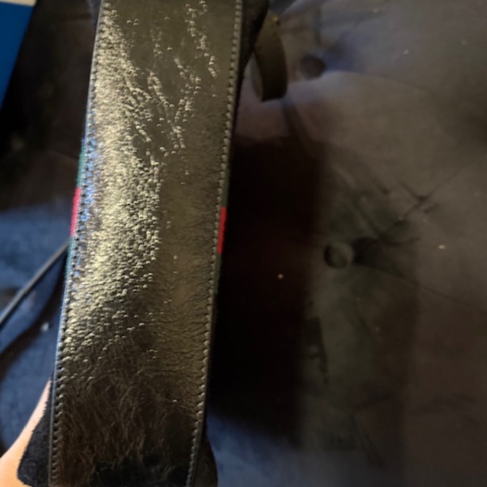 Black Suede Gucci purse with red and green and thin strap - Picture 3 of 4